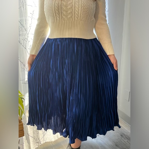 Royal Blue Pleated Skirt - Picture 3 of 4